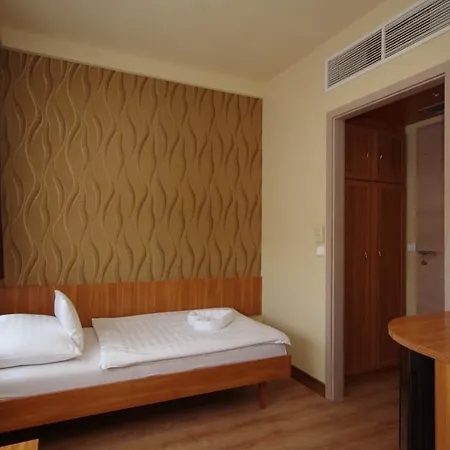 Aqua Hotel 3*