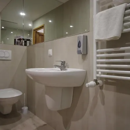 Aqua 3*