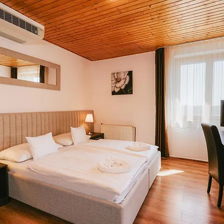 Aqua Hotel 3*