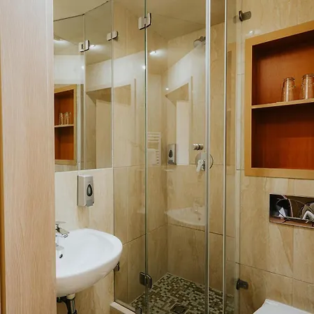 Ξενοδοχείο Aqua 3*