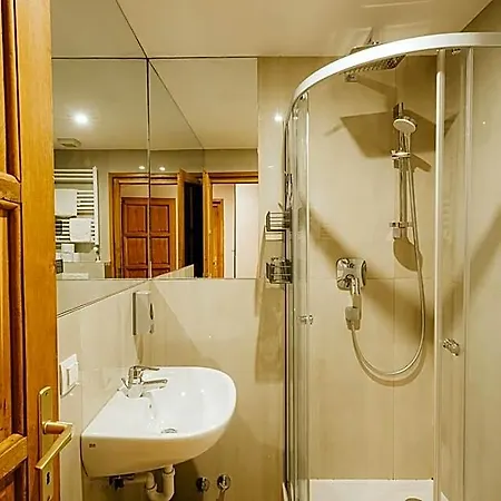 Aqua فندق